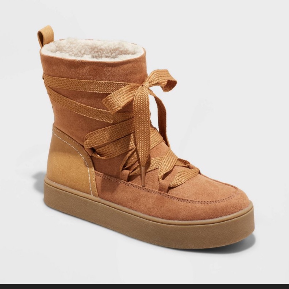 Universal Thread Birgitte Boots in Cognac size 7 NWT